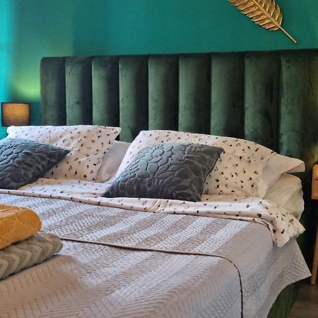 Apartment In The Smallest Town In The World Hum Экстерьер фото