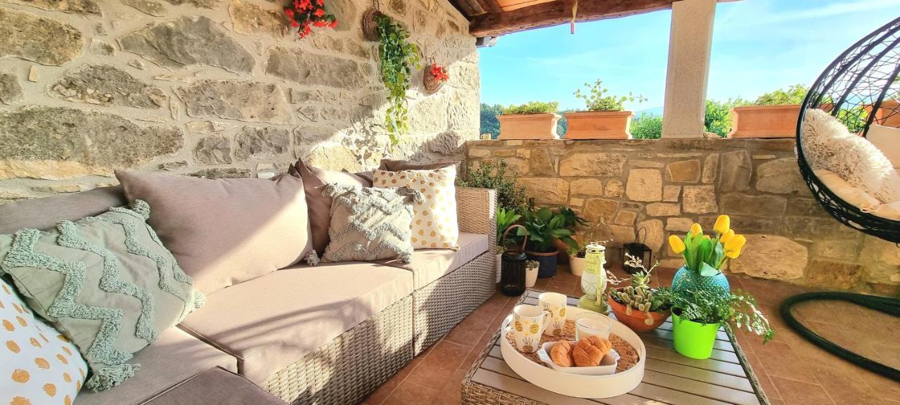 Apartment In The Smallest Town In The World Hum Экстерьер фото