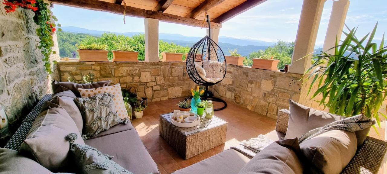 Apartment In The Smallest Town In The World Hum Экстерьер фото