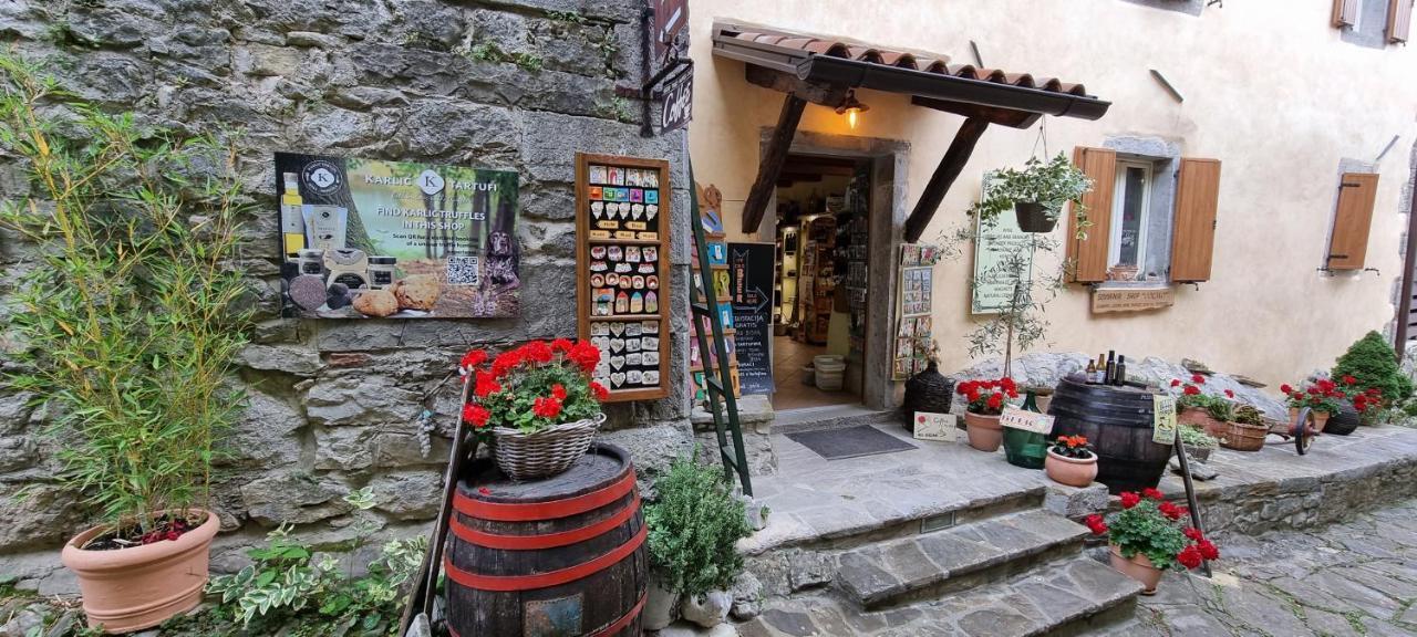 Apartment In The Smallest Town In The World Hum Экстерьер фото