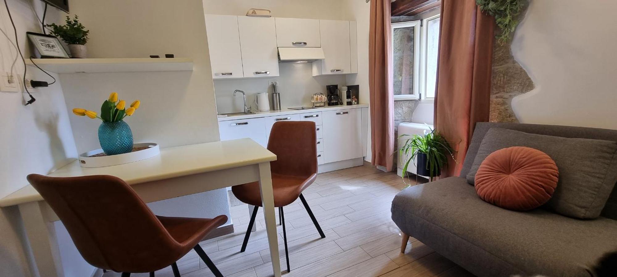 Apartment In The Smallest Town In The World Hum Экстерьер фото