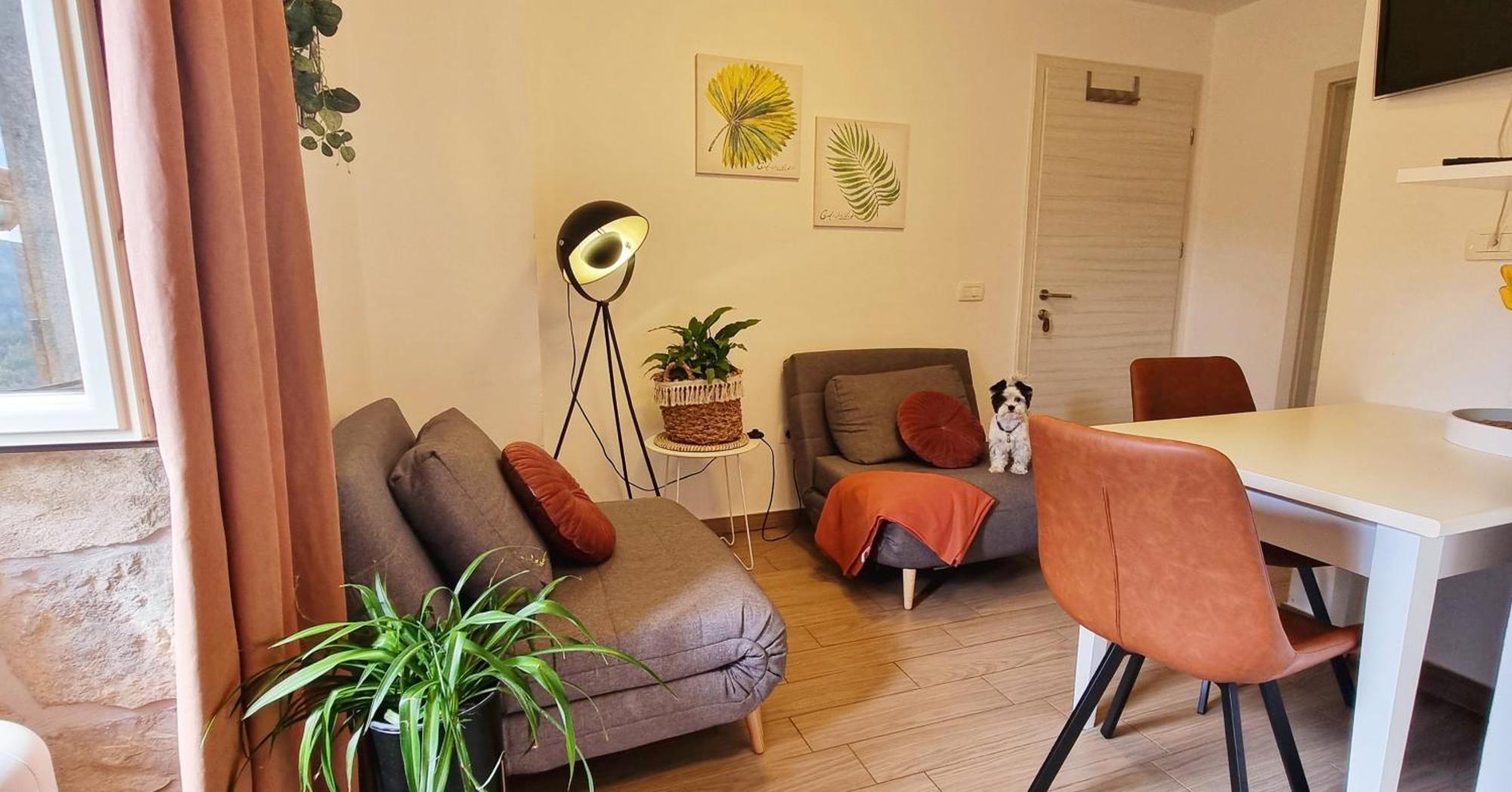 Apartment In The Smallest Town In The World Hum Экстерьер фото