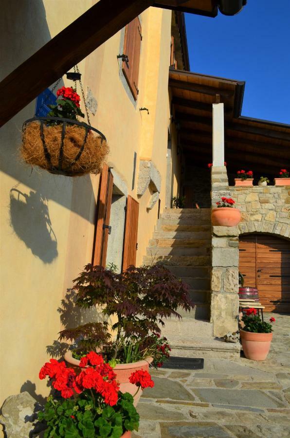 Apartment In The Smallest Town In The World Hum Экстерьер фото